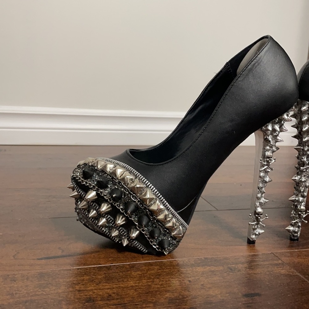 Spiked Studded Skull Zipper Chain High Heels - Picture 5 of 11